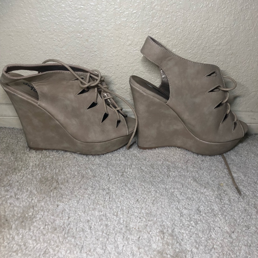 Charlotte Russe size 5 wedge heels